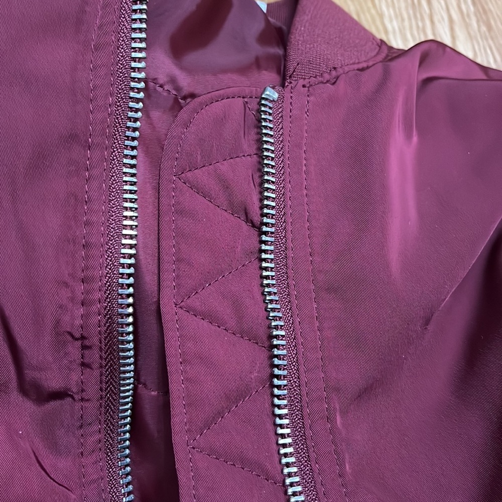 Divided H &M maroon jacket light puff zipper 2 pockets - Picture 10 of 10